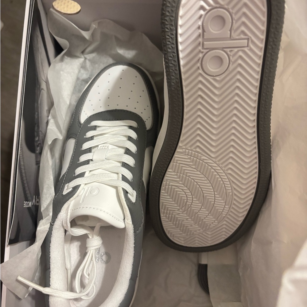 ALO Yoga Recovery Mode Sneaker